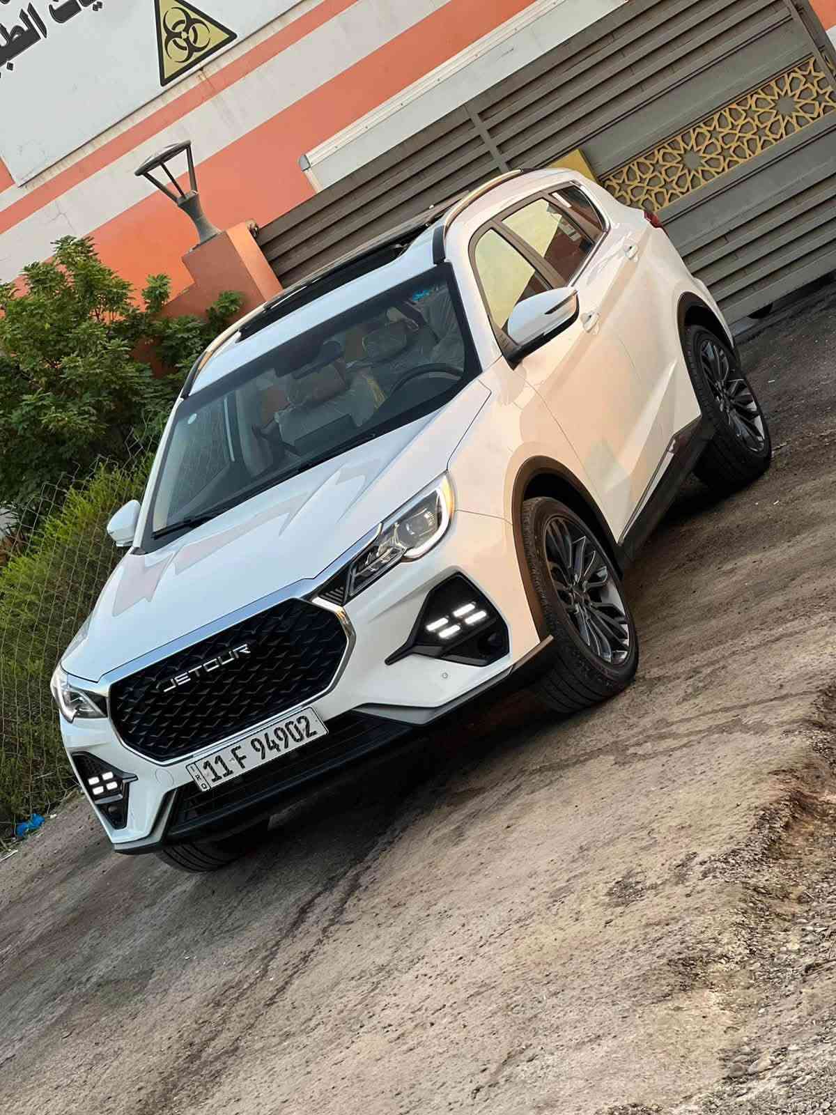 سلام عليكم جيتور x70 PLUS2026 لون ابيض سياره زيرو بعدها بريحة لشركه سياره جديده احله من لصور مكفوله كفاله عامه عدا بارد بسيط بل جاملغ لامامي 
فول مواصفات 
بانوراما + بصمه + بصمة ابواب + داخل جلد + خمس كامرات ٣٦٠ + كشن جلد + جنطه كهرباء + ٧ راكب + شاشه تجتل + هند بريك بصمه + اشاير بل مري + شاحن واير ليست + قطعتين تبريد + حساس امامي خلفي + اوتو هولد + فول تحكمات + نظام ايكو + سبورت وباقي لمواصفات 
ماشيه ١٢ كيلو 
سعر ١٥٥ وبيها مجال 
مكان السياره الكراده 
للستفسار   ***********
