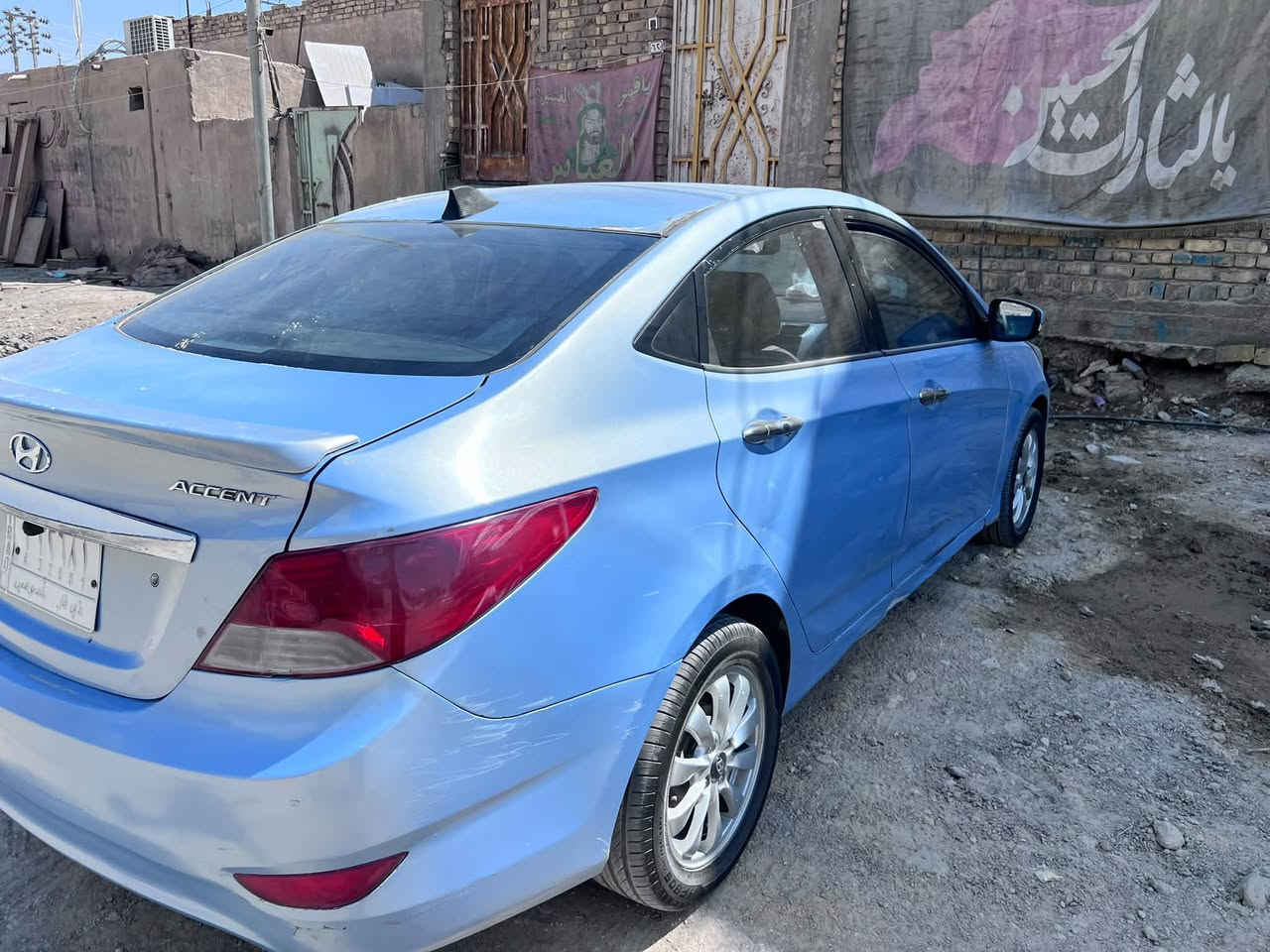 اكسنت ١٣ خليجي كير عادي اصل 
ملاحظة السياره بيهه وكاله خاصه راعيها متوفي بيع كوم حديد اتريد وكاله خاصه فقط 
  رقم ذي قار السعر ٥٠ وبيهه مجال  ***********
