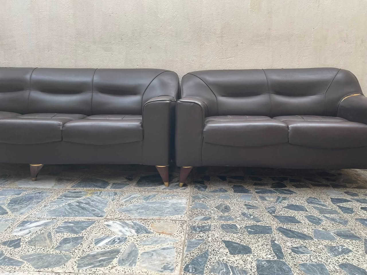 نص تخم للبيع نضيف بيه بس ذني لشكوك مثل ماموضح ***********
