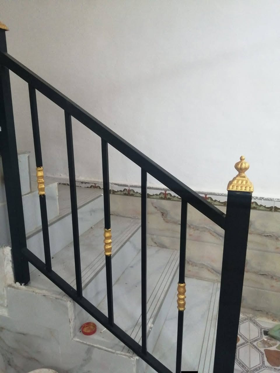 حداده عامه متنقل لعمل جميع اعمال الحداده والصباغ بسعار مناسبه ***********
