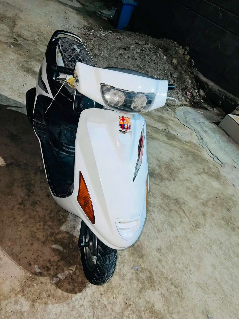 دراجه فراشه جاهزه من كلشي مكينه خرسه ما مفتوحه كله شغاله سلف هندر بك لايت عينه اشاير قفل سكان قفل صندوك لايت عالي ناصي هندر دبلات خلفي وامامي نهضه ونعومه فول ونضافت كفرات شوفت عينك سعر 350وبيه مجال بصيط مكان قضاء المدينه***********
