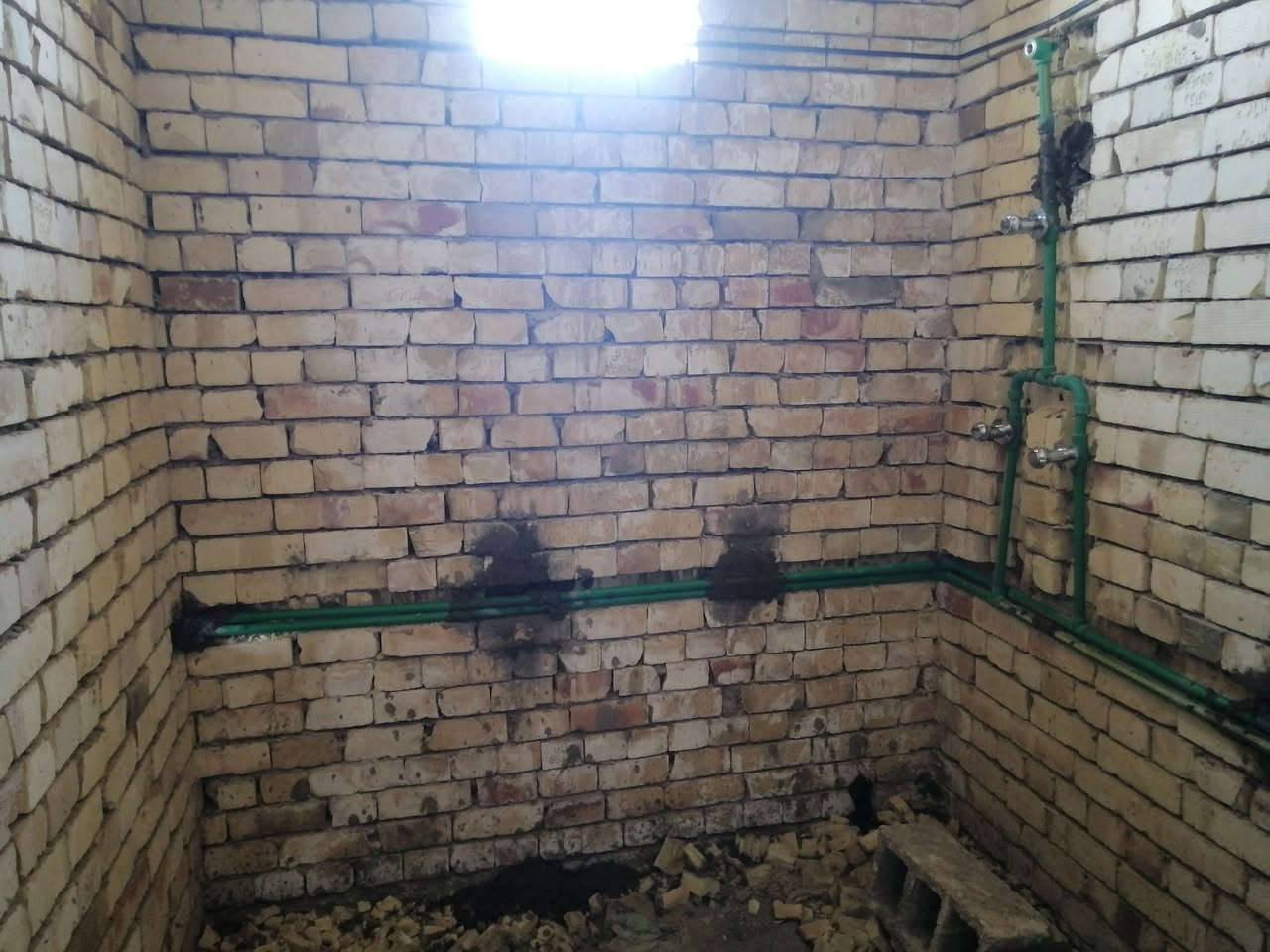 🔧 تأسيس  مياه لجميع أنواع المنازل والمحلات
🚰 و كيزرات وصيانة بواري البلاستك *********** 
📞 يحيى السالم ✅
