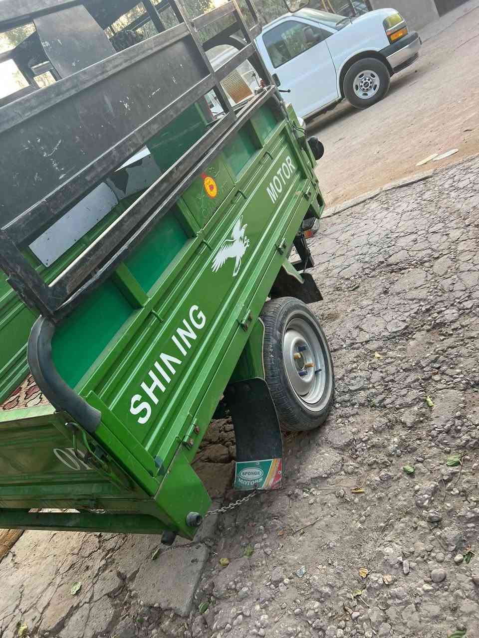 ***********
