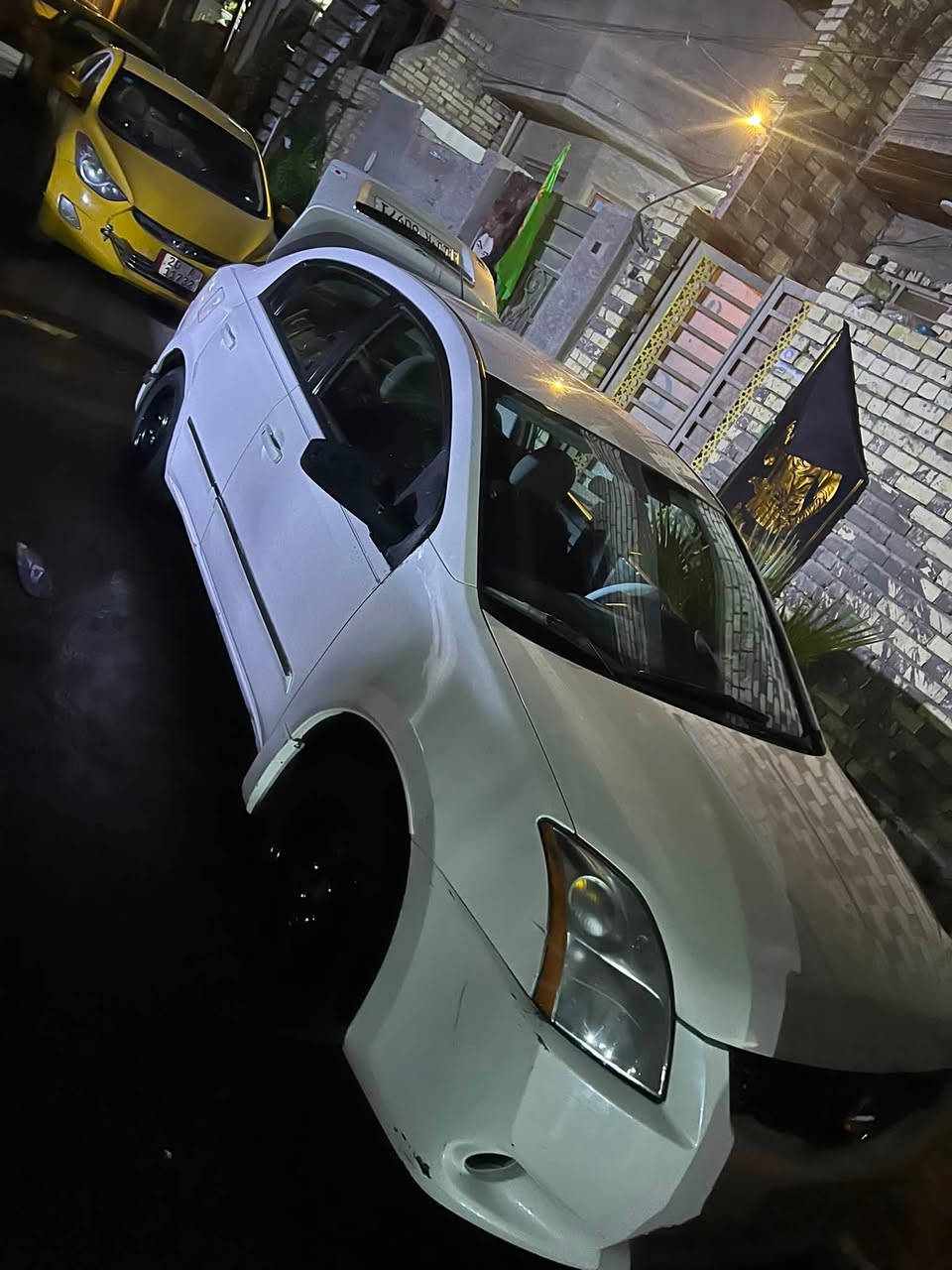 نيسان سنترا موديل 11 محرك 2000
كير cvt      رقمه بغداد جديد هزه سنويه جدد 
محرك جديد مشدود 
سياره حلوه ونضيفه 
بيه بنيد وجاملغ بدون دواخل لغد شاصي مكفول 
68 وبيه مجال بسيط مكاني الغزاليه تخم بلكات مشدود اصليه مجاول جدد مشدودات قاعده فيتبم جديده نوزلا جدد مشدوده ادامه كامله للسياره مسوي
***********
