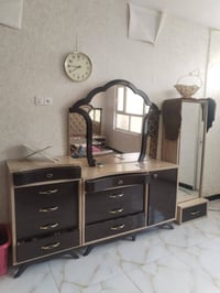 غرفه نوم • للبيع • العنوان الجاهزه