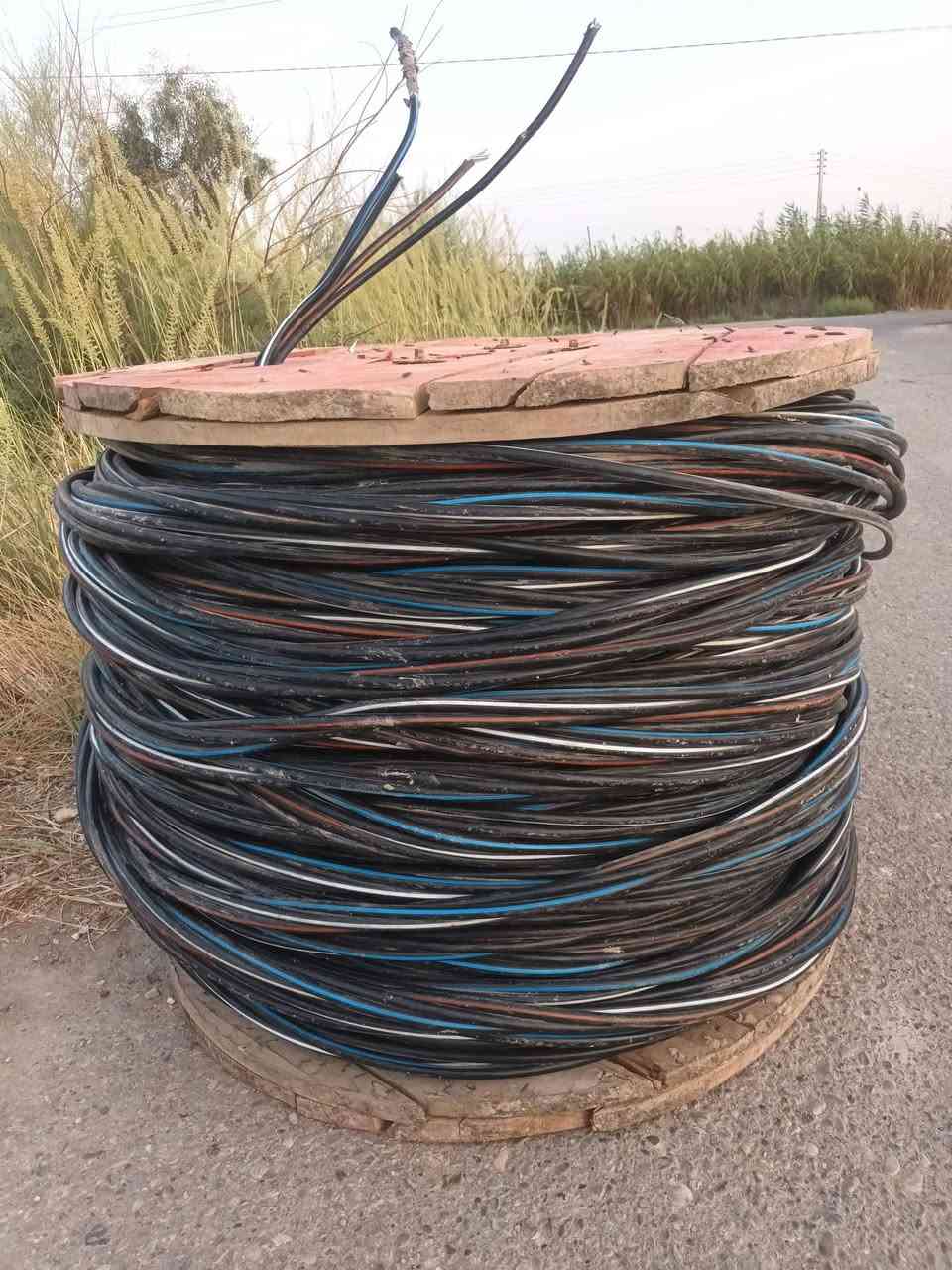 سلام عليكم
ظفيرة تركي الهاز للبيع 
طول 2000متر  حجم 4×50
مستعمل أقل من سنتين
مكان ديالى 
***********
