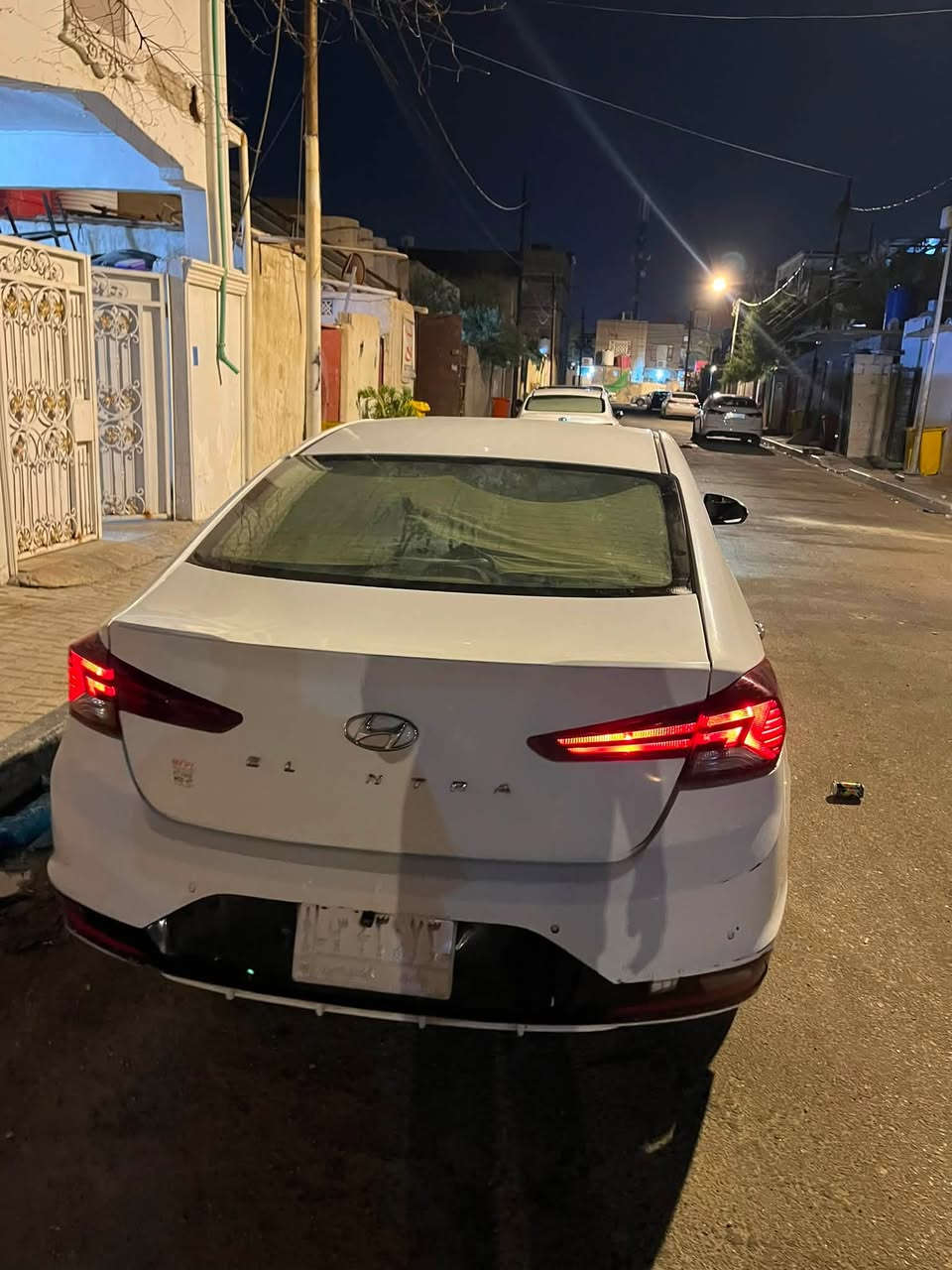 النترا 2020 خليجي محرك 2000 دوش محركها جديد ماشي عليه 40 الف كيلو فول مواصفات رقمها بغداد راعيها موجود ثاني يوم يحول  سنويتها تنتهي 2028 السيارة بيها كصة لغد ومصبوغة حزام رقمها بغداد تحويل ثاني يوم مواصفاتها 
محرك2000 دوش خليجي 
مريات شفاط 
اشاير بالمريات 
فتحة سقف 
تحكم ستيرن 
حساسات خلفية وامامية 
ترحيب ذكي 
بصمة مو سويج
3 انظمة قيادة
لد امامي 
السيارة بيها ملاحظات بسيطة 
عنوانها البصرة القبلة 
السعر 110 وبيها مجال 
للتواصل رقم الهاتف 
***********
