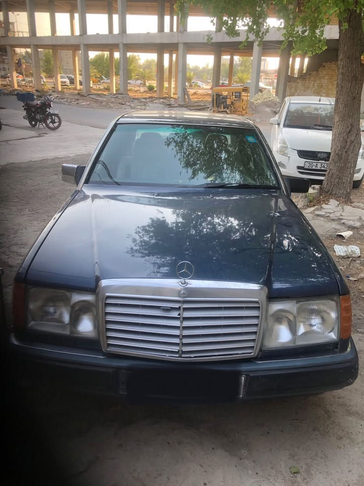 السلام عليكم سيارة للبيع مارسدس دب حجم ٣٠٠موديل ٨٩محرك بطه ثنين ونص تبريد شغال وكهربائيات كامله رقم ديالى انكليزي باسمي وهزه بعد ماصاقطه سيارة جاهزة السعر ٤٧ورقه وبيه مجال وترهم مراوس بأقل منها للاستفسار ***********
