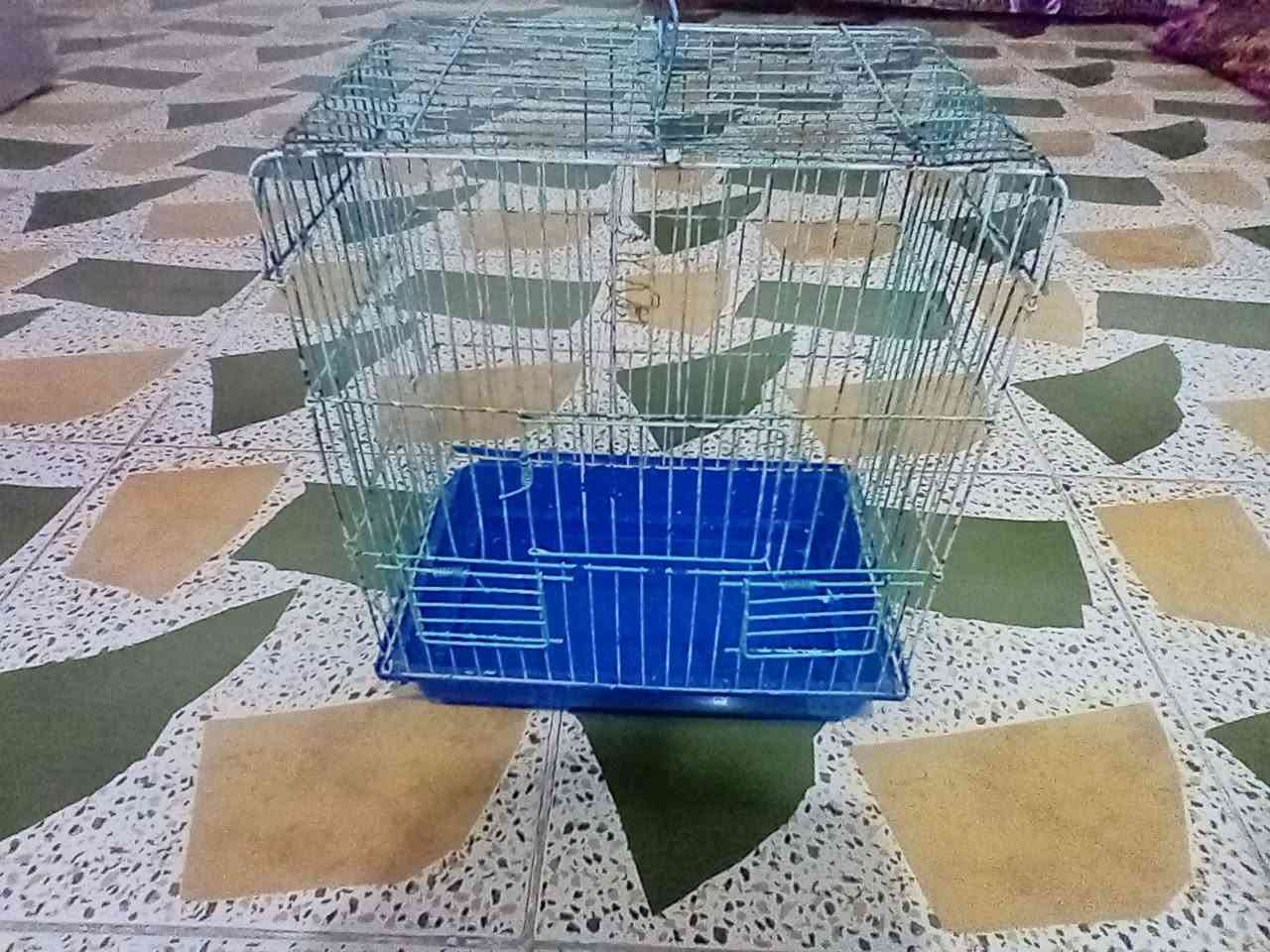 للبيع اقفاص اثنين واحد چبير واحد صغير اثنيناتهن ب15 وبيهة مجال ***********.
