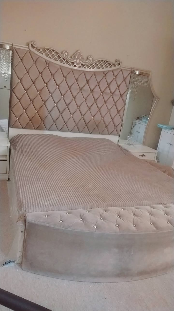 غرفة نوم تركية سعرها ٢ مليون للتواصل واتساب ***********
