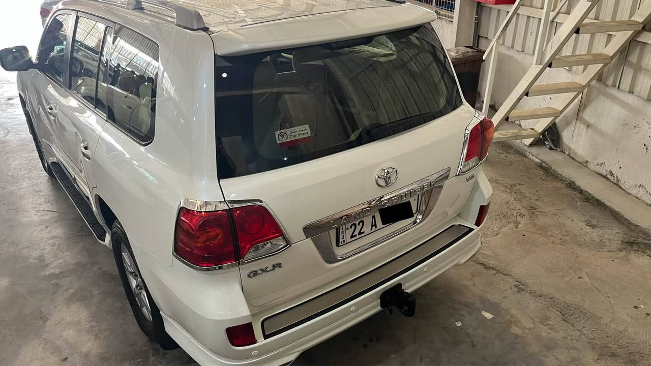 کوردی//عەرەبی
🚗 بۆ فرۆشتن: لاندکروزەر GXR V8 مۆدێل ٢٠١٣ 🚗
سەیارەیەکی زۆر خاوێن و بێ عەیبە، هیچی نییە ، و چوار تایەی نوێشی لەسەرە!
زانیارییەکان:
 مۆدێل: ٢٠١٣ (GXR V8)
 ڕەنگ: سپی
 ڕۆیشتن: ١٩٠ هەزار کم
 دۆخی مەکینە: بە شەرت، هیچی نییە و سیارە کڵینە (Clean)
 جەستە: تەنها ٣ شوێن تەعدیلی هەیە، بێ کێشە
 تایە: ٤ تایەی تازەی لەسەرە
مواسەفات:
 سلاید (سەقف کراوە)
 شاشە و کامێرا
 سوکان ڤۆلیۆم
 کوشن و ناوەوەی زۆر خاوێنە
نرخ: [٣٥٥وەرەقە] معامەلەی برایانە 📞☎️[***********]

عەرەبی

🚗 للبيع: لاندكروزر GXR V8 موديل 2013 🚗
سيارة نظيفة جداً وبدون أي عيوب، كليين (سليمة) وبدون مشاكل، مع أربع إطارات (تخم أونصات) جديدة!
المعلومات:
 الموديل: 2013 (GXR V8)
 اللون: أبيض
 المسافة المقطوعة: 190 ألف كم
 حالة المحرك: بشرط الفحص، بدون أي كفالة وسيارة كليين (Clean)
 البودي / الجسد: فقط 3 أماكن تعديل (تعديل بسيط)، بدون مشاكل
 الإطارات: 4 إطارات جديدة
المواصفات:
 فتحة سقف (سلايد)
 شاشة وكاميرا
 تحكم ستيرن (سوكان ڤوليوم)
 الفرش والداخلية نظيفة جداً
💵 السعر: 355 ورقة ($35,500)
📞☎️ رقم الهاتف:***********

معاملة أخوية أربيل, العراق
