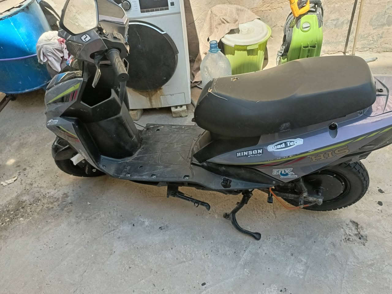 السلام عليكم
دراجة سكنس شحن شغالة

بطاريات بحالة جيدة

وياها 2سويج 2كارت وبصمة كلهن شغالات

السعر 400 وبيها مجال الشراي يتصل
***********
