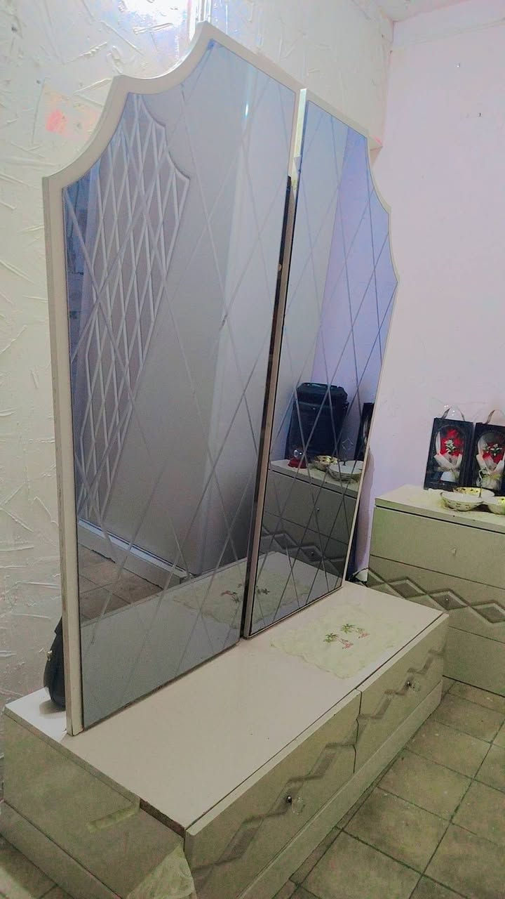 غرفه تركيه باب اول خشب ثقيل 📍
سعر 500 وبي مجال
مكانه الحرية الثانية
***********
