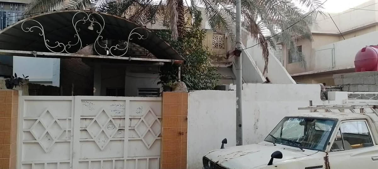 بيت طابقين مفصولات مساحه 240 طابو صرف مؤجر حاليا  
موقع 🌏 شفته _قرب الحسينه 
الاستفسار اتصلو عالرقم 
#***********
