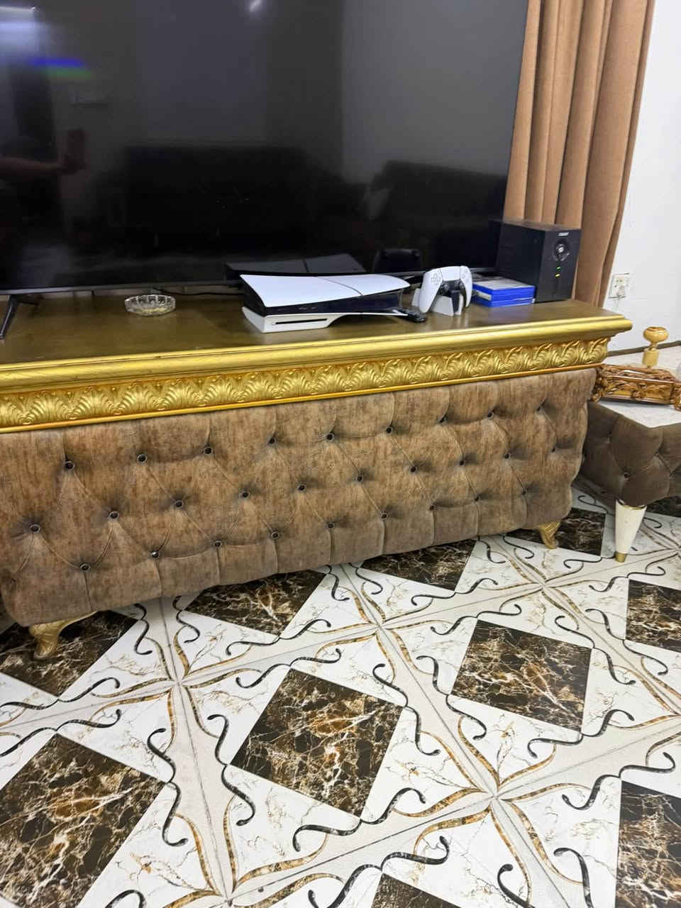 سعرها ٦٠٠ تواصل على رقم ***********٥
