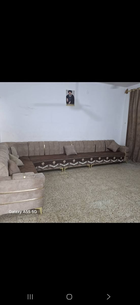 السلام عليكم بيت ١٠٠م ركن طابقين ٣ غرف نوم قرب المرور شارع الحي الصناعي قريب شارع كربلاء بيع اومراوس *********** ***********
