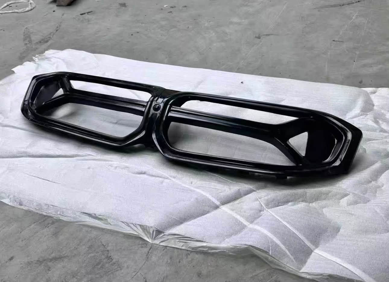 BMW front Grill/شباك امامي
كل فئات 3 سيرس من 2023-2026
تصميم كلش حلو وغريب

متوفر بنوعين

البيانو بلاك

وكاربون فايبر حقيقي

حاليا متوفر طلب فقد

للتواصل واتساب:***********

