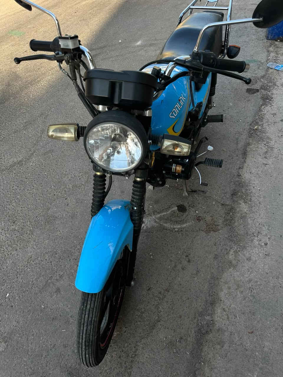 سلام عليكم
دراجة 5 كير شركة SONLINK موديل 24 مكينة 200cc
ناعمة ونظيفة كلش مامفتوح بيها برغي على وضع الشركة 
اوراقها سكنر مكاني نجف الاشرف للمراوس بدراجة سازوكي او
للبيع بسعر850 الف وبيها مجال ***********
