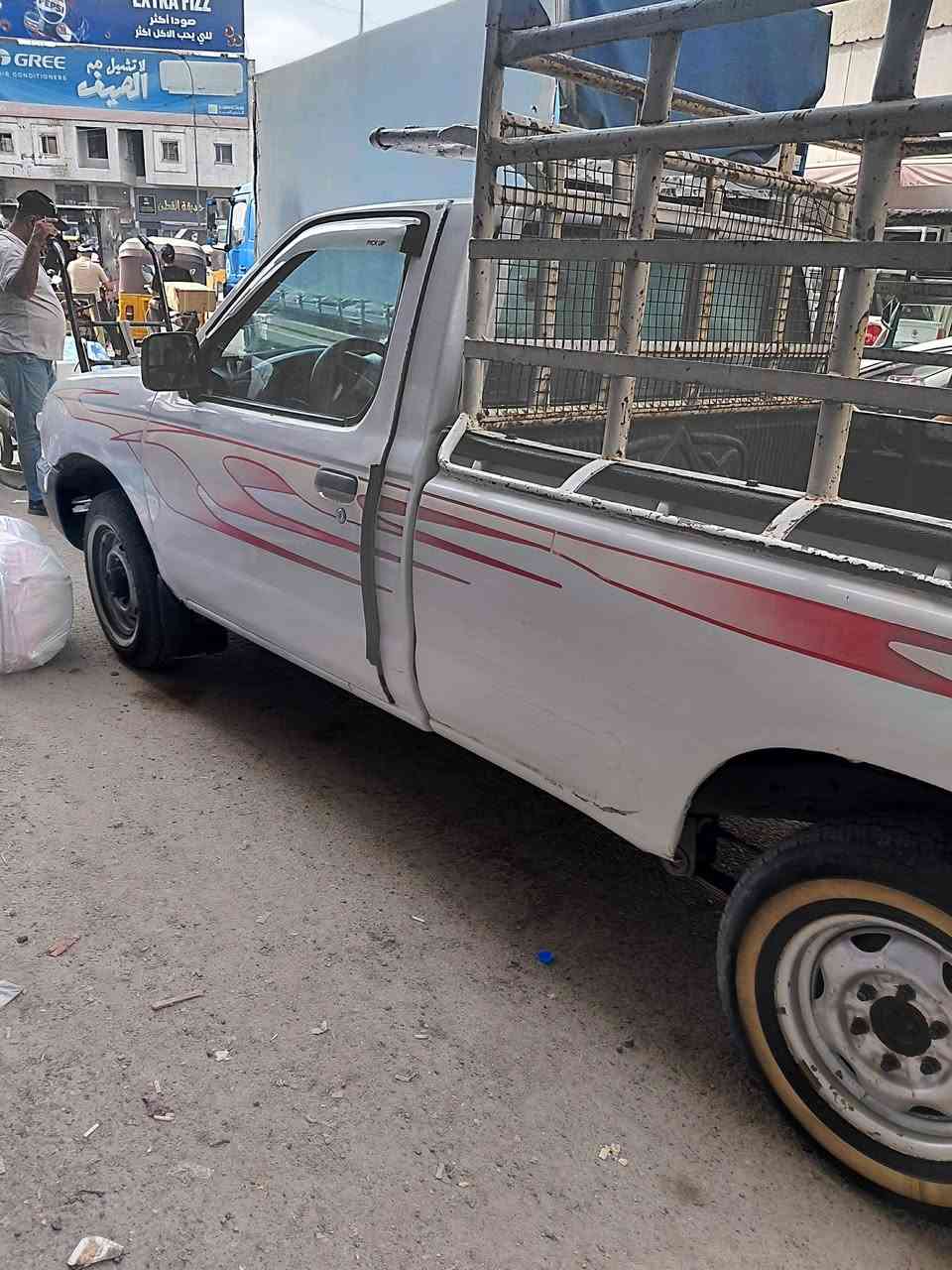 نيسان بيك اب • بدون صبغ • بدون ضربه