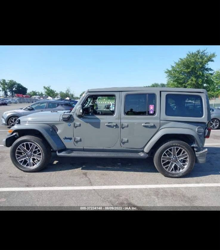 السلام عليكم
رانكلر 2022 4Xe لمتد لون سمنتي وارد امريكي
Jeep Wranaler 4xe Unlimited Sahara Hiah 2022 Gray 2.0L
حجم المكينه : 2000 تيربو + هايبرد + هجين شحن خارجي المسافه المقطوعه : 40 الف ميل 
الضرر: موضح بالصور الايرباك: سليم
#المواصفات
1بنوراما. جلد .
2بصمه .
3تشغيل عن بعد .
4كشافات .
4لايتات. لد .
5لاىتات زنون .
6رادارات. 360 .
7حساسات خلفىه و.بكلايت: لد .
10 شاشه .
11كشنات جلد قرميد .
12دمام. خلفي .
13لو كير .
14هيترات. بالكشنات .
15هيتر بالاستيرن
فول مواصفات 1/1 اعلى مواصفات بالرانكلر
وتساب ***********

