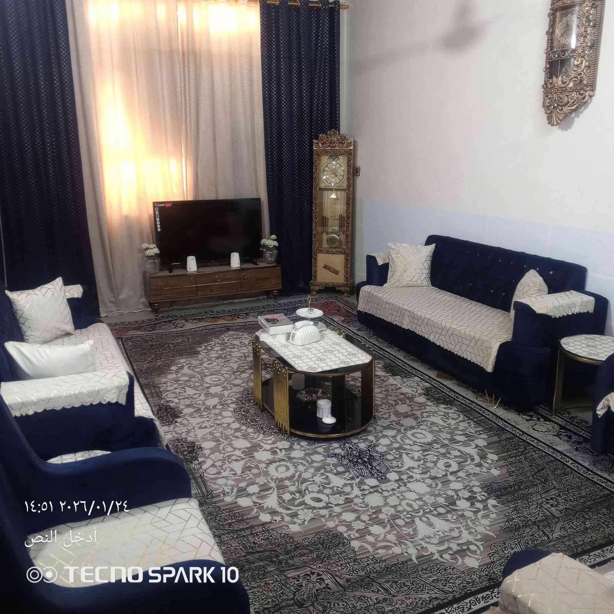 بيت 400متر للبيع زراعي 200متر بناء او 200متر حديقه غرفتين وصاله وحمامات ومكشوفات ومطبخ وستقبال وساحت بيت السعر 25 اتصال ***********
