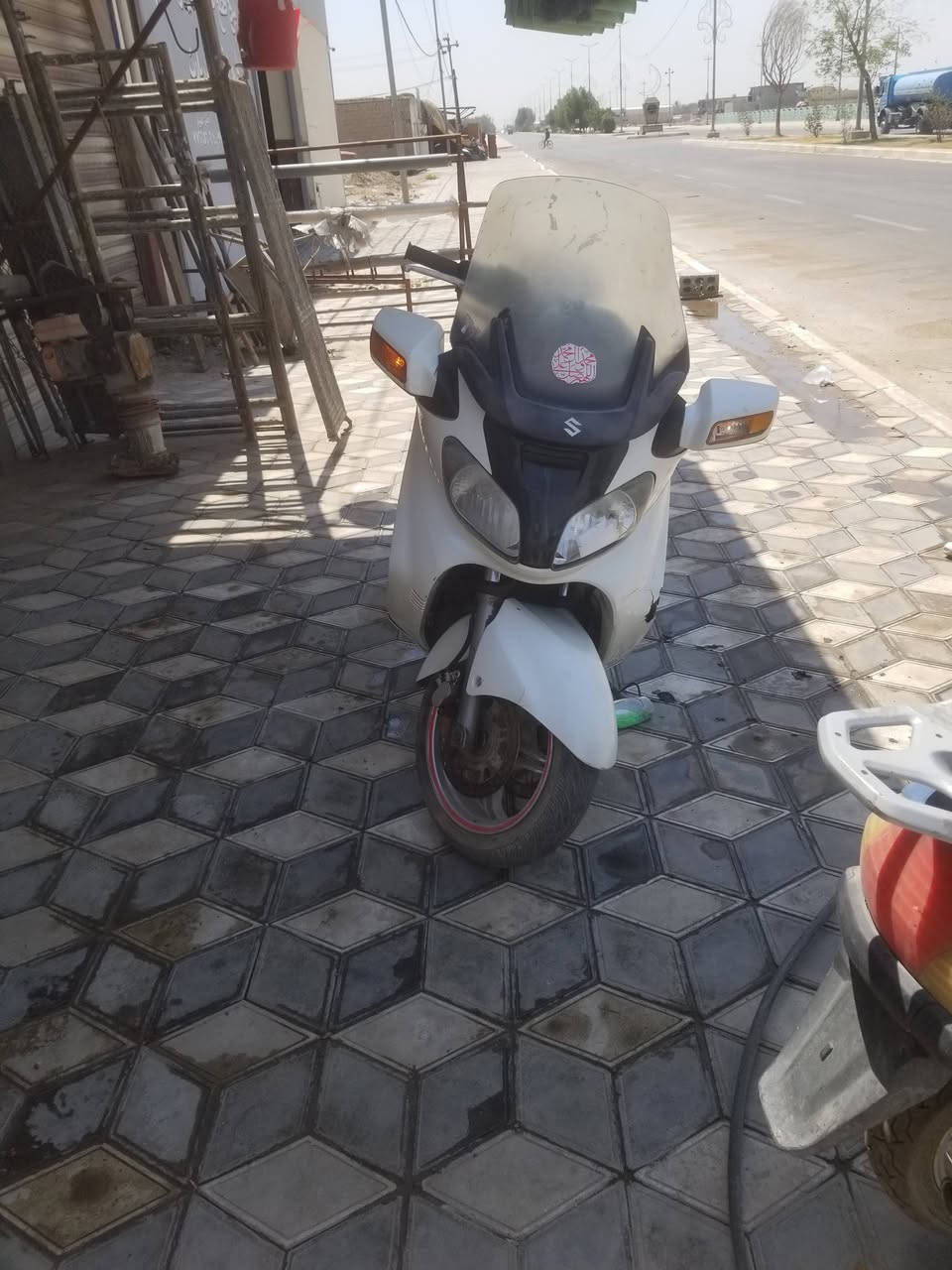 سلام عليكم دراجه سكاي ويف 650 مكينه اكسل كير كفاله بجيس دراجه ما ماشيه عوزه ترتيب بصيط طلعت بيه ودراجه ما تنمر بس وحد كيره مياخذ انمره ثانيه ماعرف حساس غير شي ماعرف بس ادراجه شغاله وتمشي نكره سلف مكانه بابل سعر 950 وبيه مجال ***********
