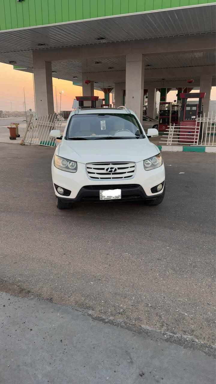 السلام عليكم 
هيونداي سنتافيا 12 خليجي فول للاخير عدا البصمه فتحة شاشه كامرا حساسات خلفيه مري كهرباء 7 راكب ثلاث قطع تبريد 4 سلندر مكينة 2400 مكينه كير كفاله البدي كفاله عدا هاي البارد مبين بالصوره ما صابغه ضال على وضعه رقم بصرة ابيع شرط التحويل السعر 145 للاستفسار *********** البصرة, العراق
