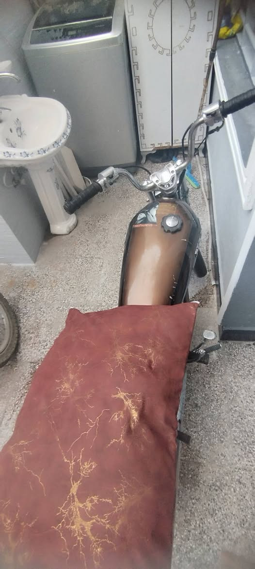 للبيع 4 كير نامه مكينه جديده شاصي نضيف كلش مابي كل زنجار مكاني نجف سعرها 300 وبيها مجال ***********
