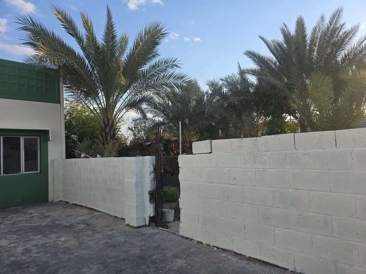 #للبيع
بيت B1ركن مساحه جانبيه بيت جاهز على 24 البيت بي  توسعه حمام خارجي   البيت مصبوغ جديد مرتب   يحتوي على مساحه جانبيه نفس مساحه البيت الموقع  المرحله الثانيه  شارع 33 تحويل مباشر  التفاصيل اكثر الاتصال على الرقم ***********
(مدفوع بي 55 مليون ماقبلت . الي عنده 50 مليون  والباقي نتفاهم عليه البيت بإسمي 
من رخصه الادمن وافق
