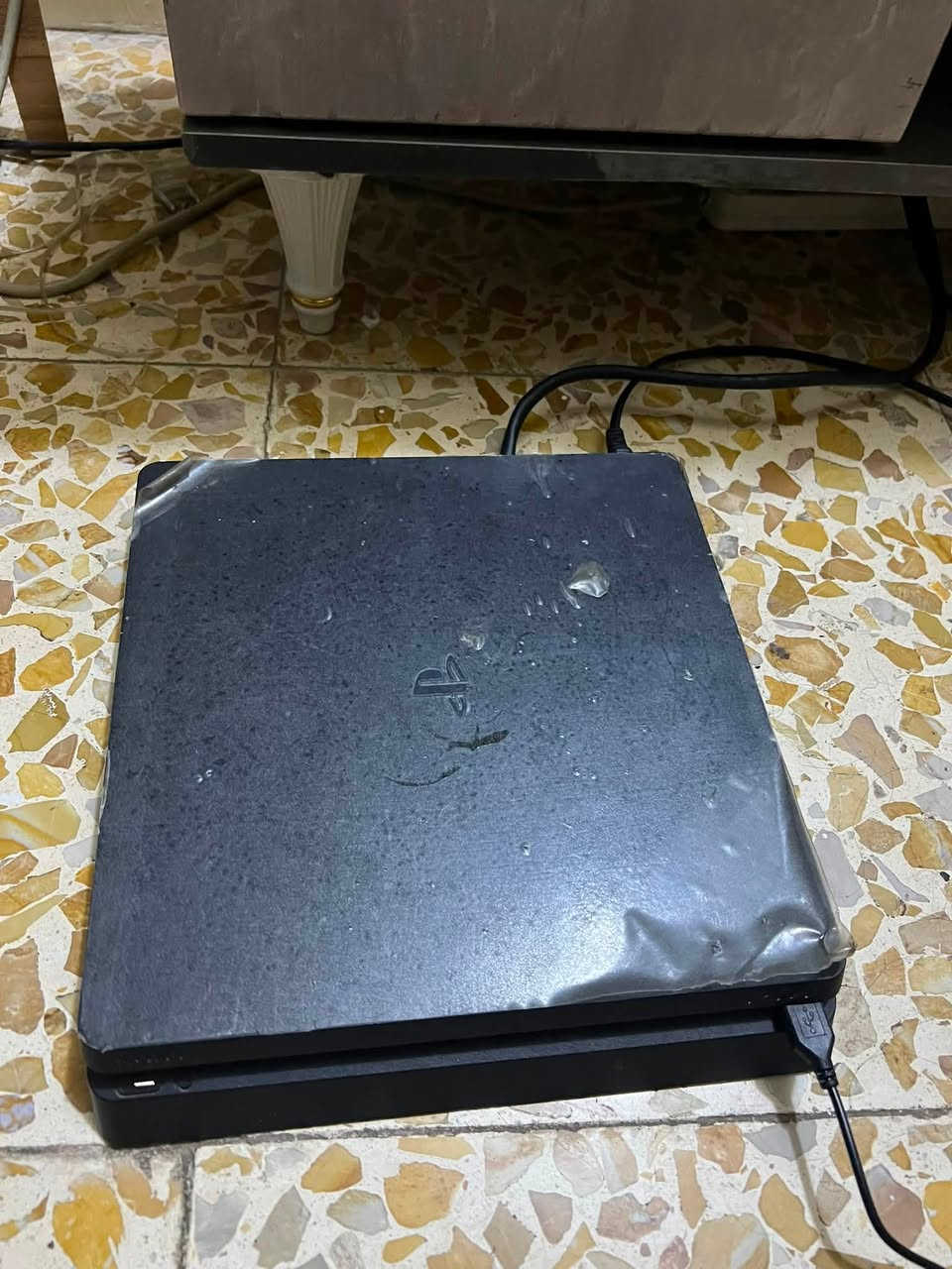 السلام عليكم بلي ٤سلم للبيع نظام 11 مهكر  لوك ستيكر نص تيرا مع يدات ثنين وحده اصليه وحده تجاريه رايده ب275 بي مجال 
العنوان بغداد المنصور 
للأستفسار ***********
