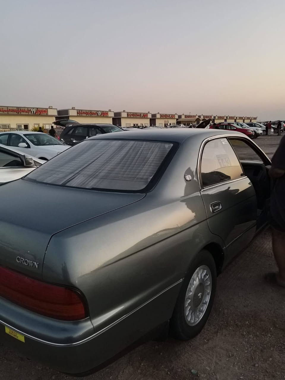 سلام عليكم كراون بطه السياره مكفوله كص نقل ضربه صبغ جماليه فقط تبريد ثلج حداده حلوه كير ومكينه خير من الله  امراوس اراوس واذا بيع هم ابيع السعر 57 وبيها مجال ***********
