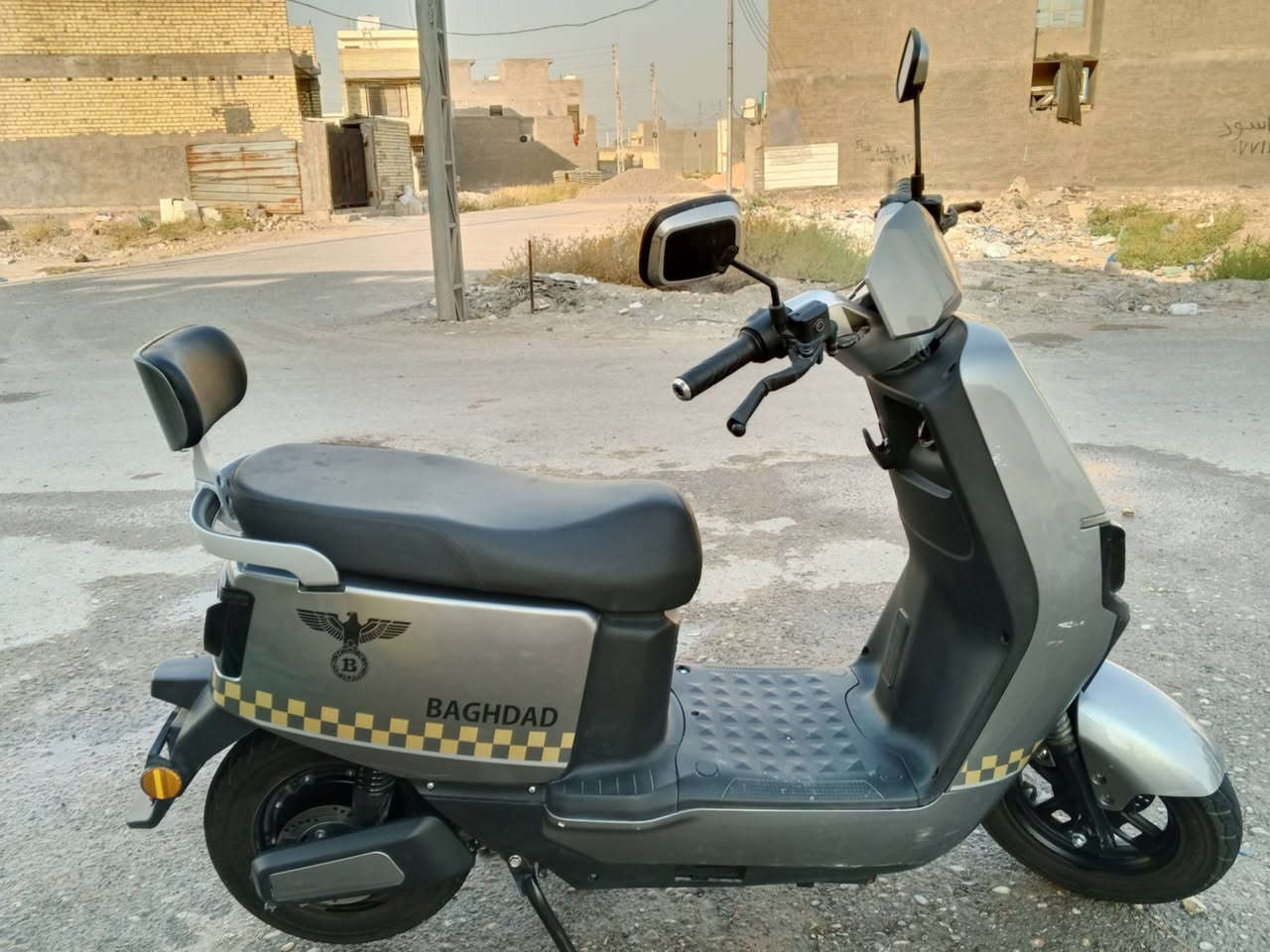 السلام عليكم دراجه شحن للبيع أربع سرع تشغيل بصمه المكان الدورة شارع  60 السعر 700 وبيه مجال
