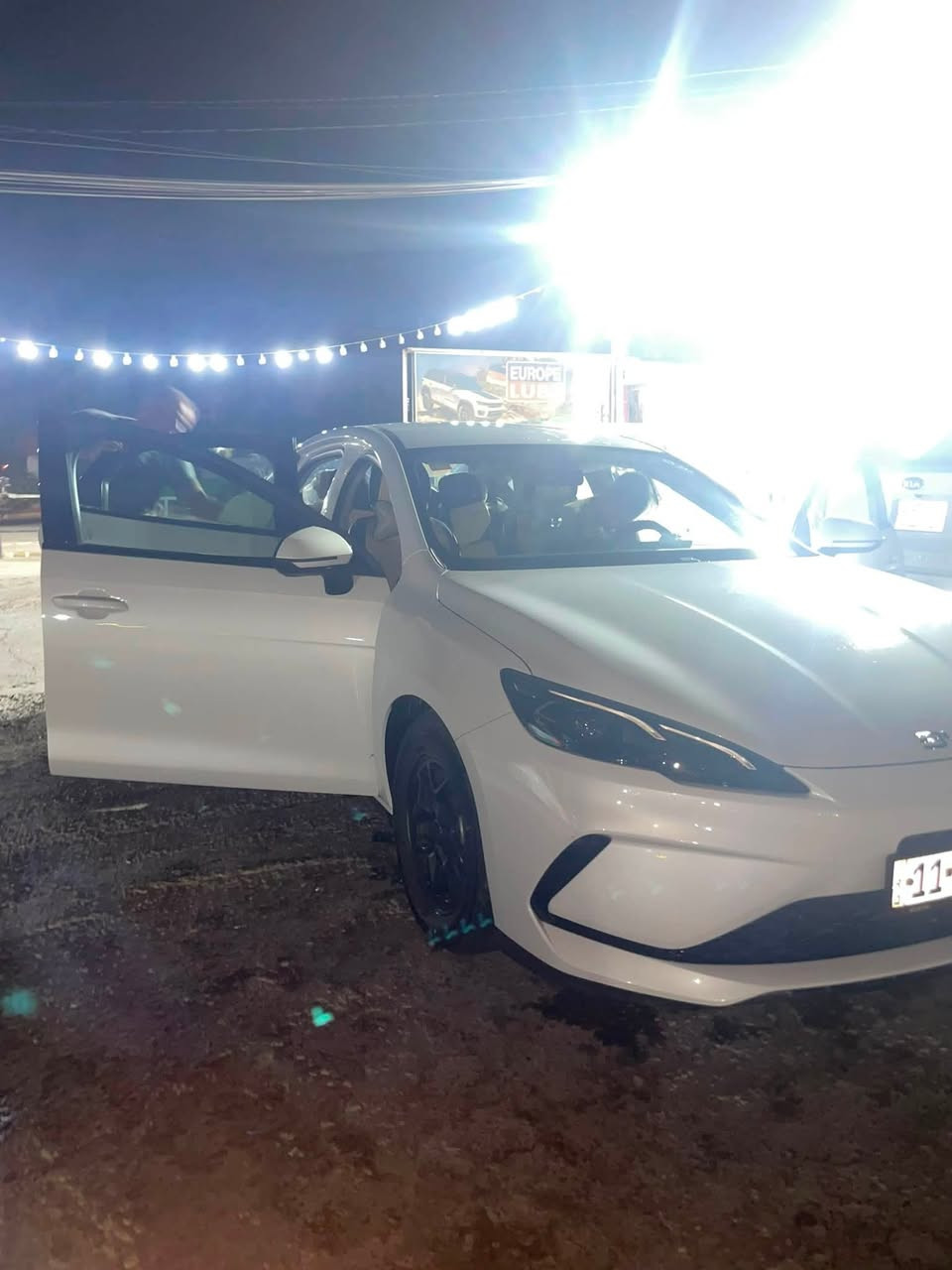 سيل 5 2025
ماشيه 16000

بيها رصعتين بصندوق والبنيد

رقم بغداد مميز 

باسمي تحويل مباشر 

السعر  18500  

مكانه بغداد

الرقم ***********
