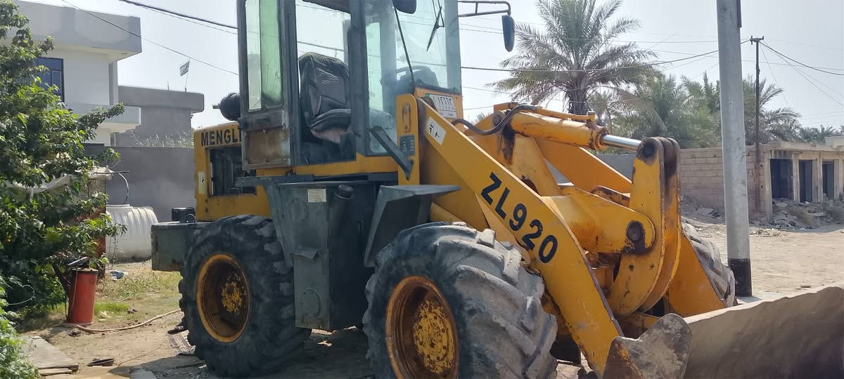 السلام عليكم شفل صيني زت ايل 920يحمل تك مترهي مكفول بغداد سنويه 27  دفع رفع خير اربع تايرات نضيفه مكينه نضيفه سوبر السعر75تحويل مباشر الشراي يتصل ***********
