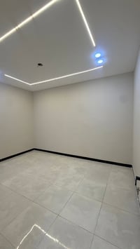 النجف حي السلام • ١٠٠م • غرفة وصالة