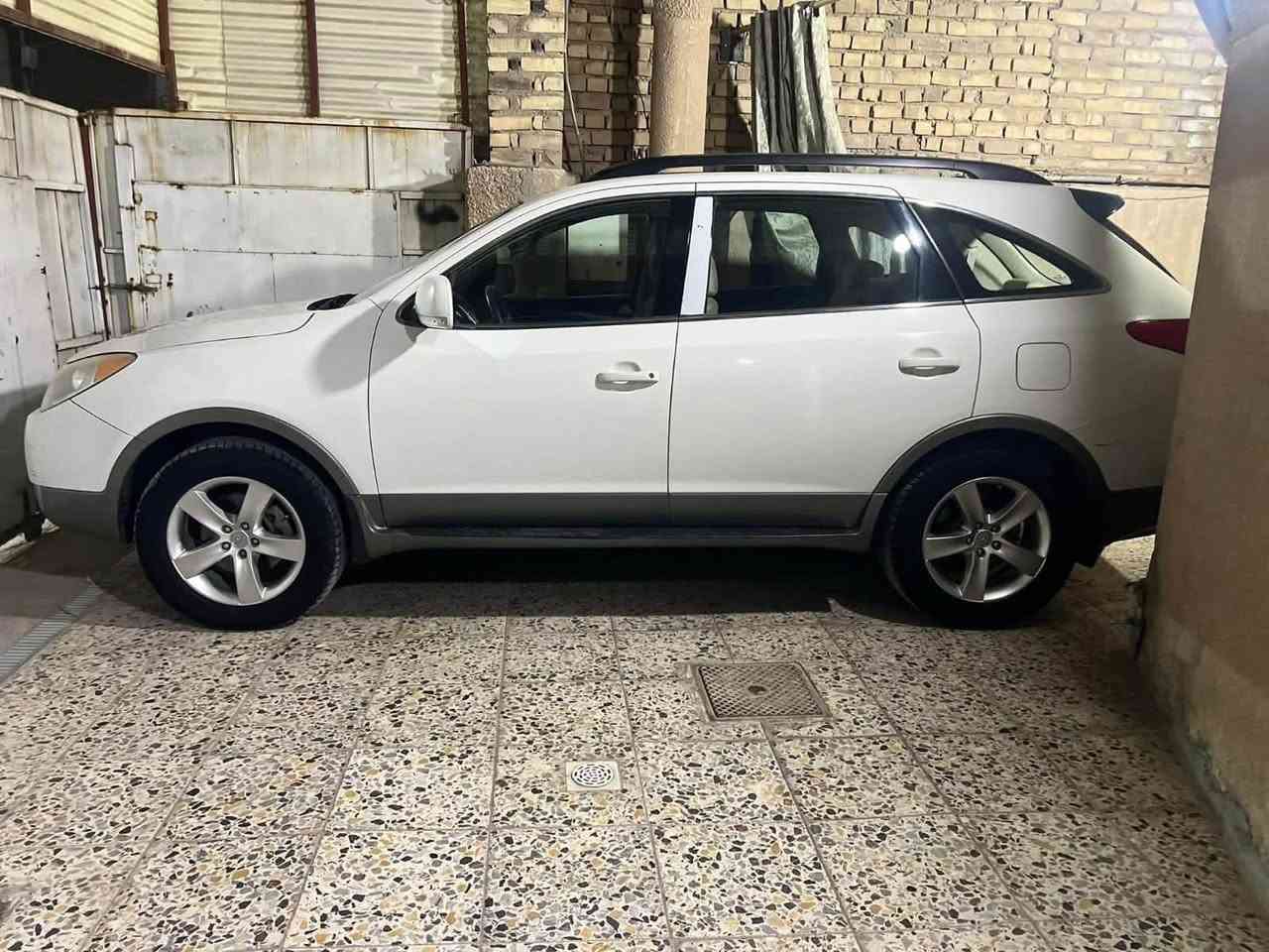 هونداي فيركروز 2013 ( خليجي )
السيارة مكفولة كفالة عامة
بدون حادث
بدون صبغ
فتحة سقف
حساسات خلفية
تبريد 4 قطع
كشنات كهربائية
كامرة خلفية
مثبت سرعة
اشاير بالمري
مري شفط
كفالة كير ومحرك جديد 
على سرعة 120 يدك الجرس
باسمي السيارة
تحويل ثاني يوم
سنوية جديدة
أرقام جديدة
رقم بغداد الدولي
السيارة جاهزة من كلشي
مكاني: الديوانية 
الشراي يتصل على الرقم :
***********
