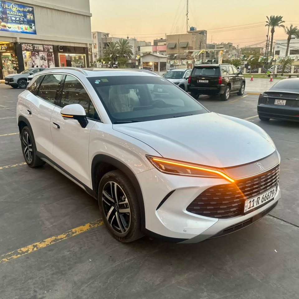 BYD SONG  L 
    سونك ال  
موديل 2025  رقم بغداد 
  داخل جملي 
المسافة المقطوعة الكلية 8000

ابرز المواصفات: 
 ⚙️ نظام هايبرد DM-i يجمع بين محرك بنزين 1.5 لتر ومحرك كهربائي قوي

فتحة سقف بانوراما
مقعد كهرباء عدد 1
مدى شحني يصل 120KM
كامرات محيطية ٣٦٠ درجة
كامرات امامية + خلفية +جانبية
نظام سكيورتي متكامل  
شاشة قلابة 
انارة LED
قيادة ذاتية وكروس كونترول
 💡 إضاءة خلفية متصلة بتصميم عصري مميز
🚘 أنظمة أمان متقدمة: رادار، حساسات، 
وكاميرات 360°
السعر :-30،800،000دينار عراقي نهائي قفل
وبعد بيه اهواي مواصفات 
عليه اضافة عازل حراري وارضيات تفصال ب300 الف
العنوان: بغداد جانب الكرخ❤️
رقم الهاتف :***********
