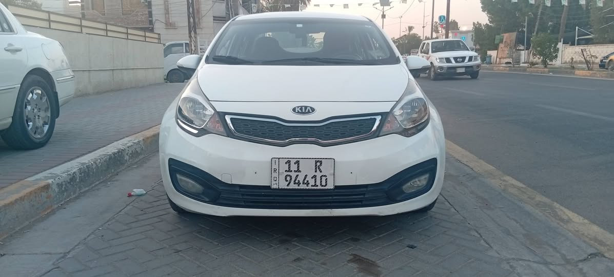 سلام عليكم KiA Rio 2013 سياره جديده ماشيه 120 كير محرك مامفتوحات تبريد ثلج محرك 1600 دوش بيه صبغ بالبنيد وصوره قبل الصبغ ناشرهن بدون ضربه مري شفط تحكمات داش كم داخل لونين والسونار ناشره جديد هزه وسنويه واقام جدد سنويه 3031 بسمنا سياره مناقصه برغي مكاني العامريه ***********  عبدالله ابو محمد مامتواجد عل نت السعر 85 وبيه مجال بسيط
