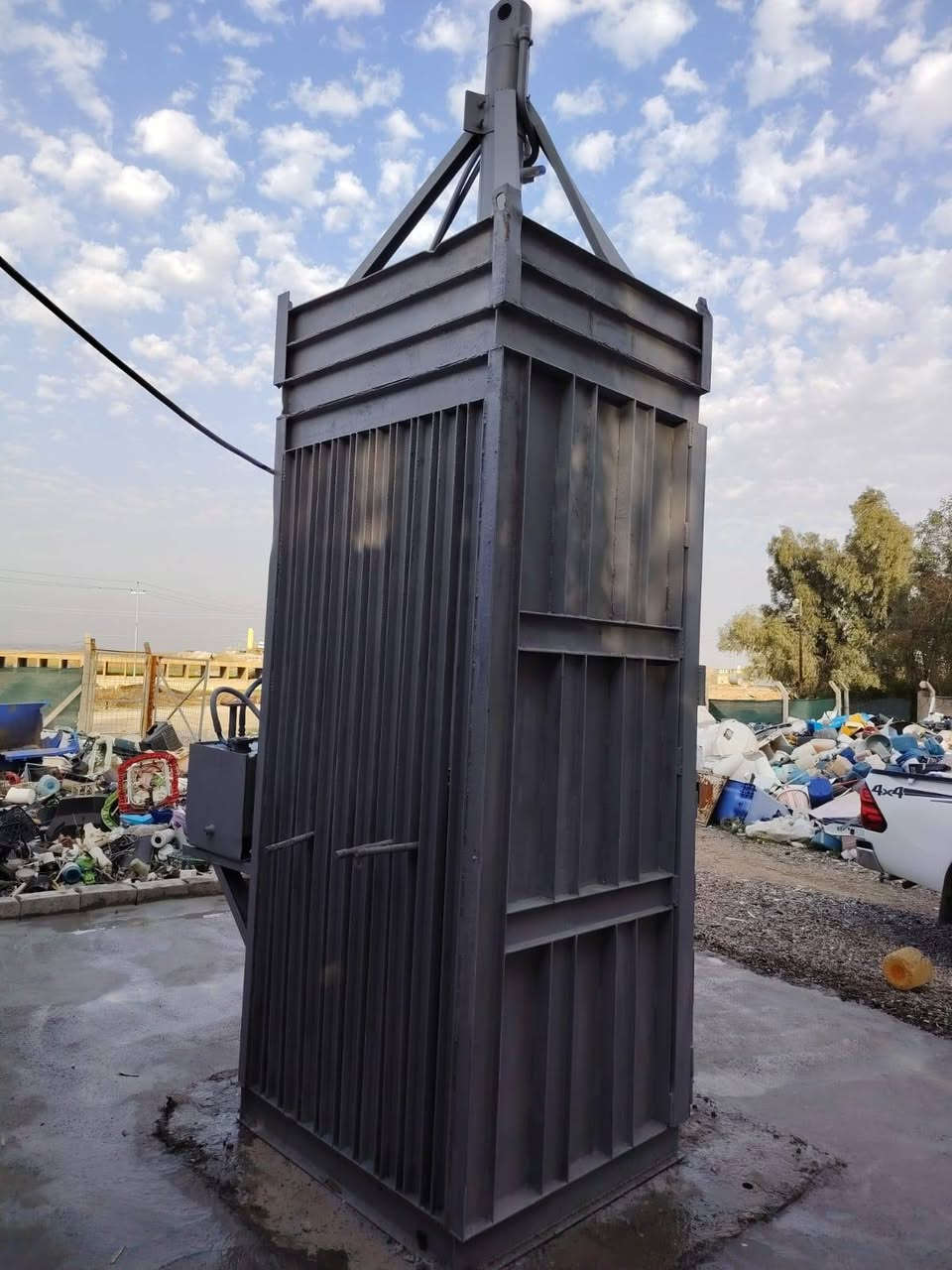 بيع مستعجل 
كابسة كارتون و قواطي 
ماطور 7500
صناعة عراقية 
السعر 25 ورقة
***********
