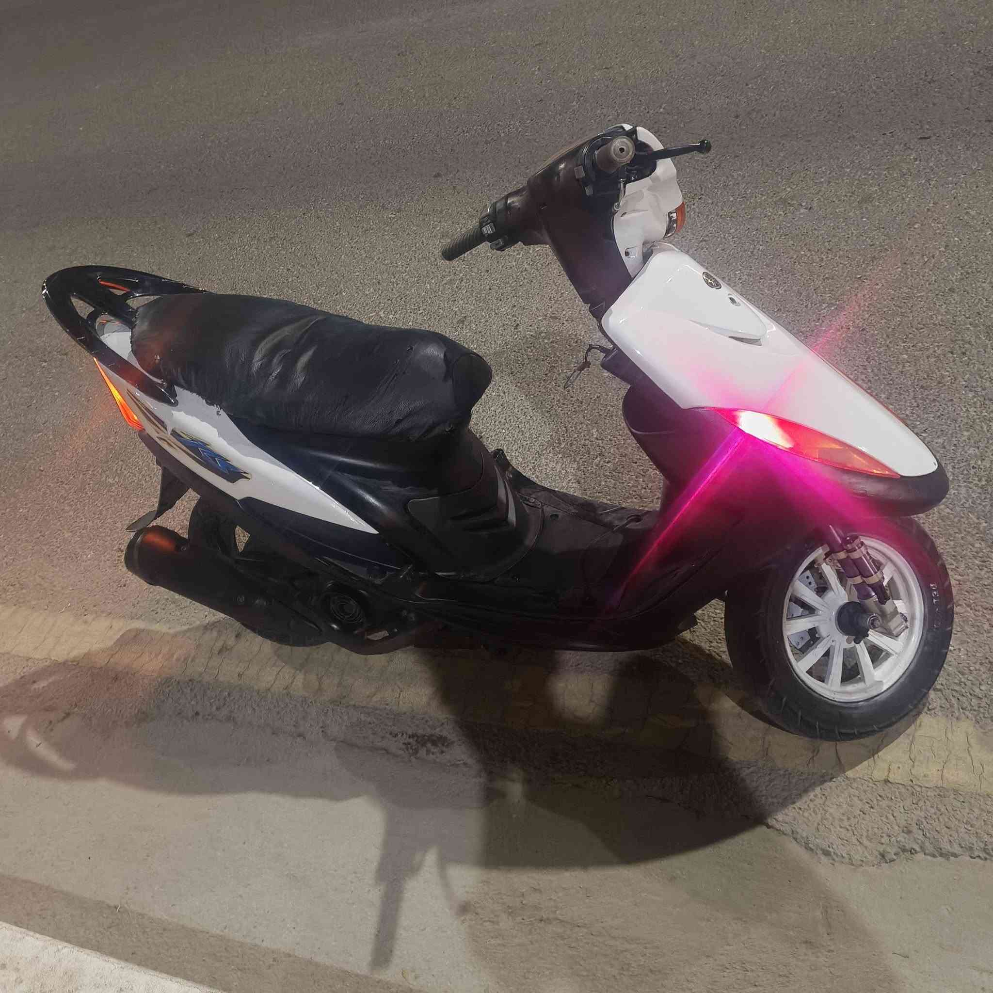 اعيد النشر بيسبب الوعود الكاذبه  دراجه ماكس للبيع كلهه بلاديه ختم 1⃣ السعر 500 المكان الرمادي الرقم ***********
