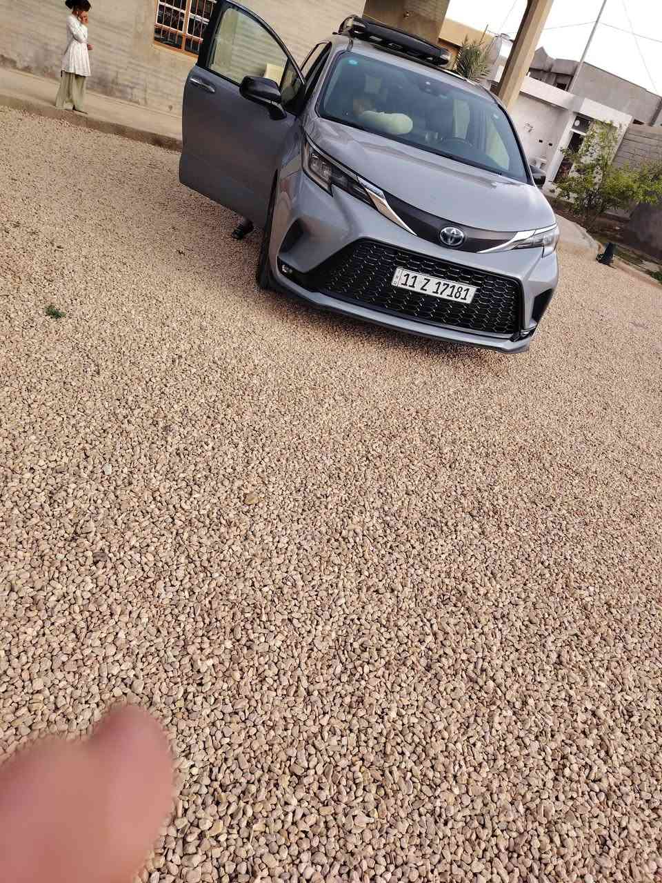 السلام عليكم سينا للبيع موديل  2023 لون سمنتي
الضرر ماله بس رأس البنيد 
مواصفات xse معروف المواصفات 
ماشيه 130 ميل 
 التواصل عل الرقم ***********
السعر 310 وبيه مجال شويه 
السياره للبيع فقط
