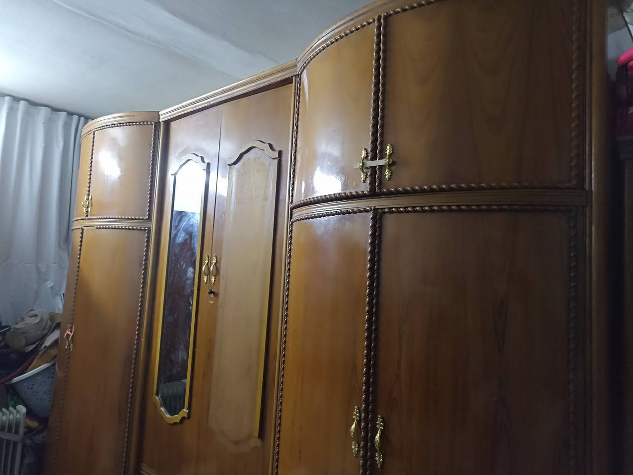 غرفه صاج وجه وكفه
نظافه وسط 
للاستفسار الاتصال على الرقم التالي 
***********
