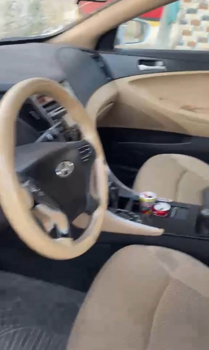 للبيع سوناتا موديل ١١ وراد امريكي حادث جاملغ وبنيد محرك ٢٤٠٠ 
السياره حيل نضيفه وماعايزه شي 
تحويل او وكاله 
مكانها واسط 
السعر ٨٥ وبيها مجال 
للاستفسار ***********
