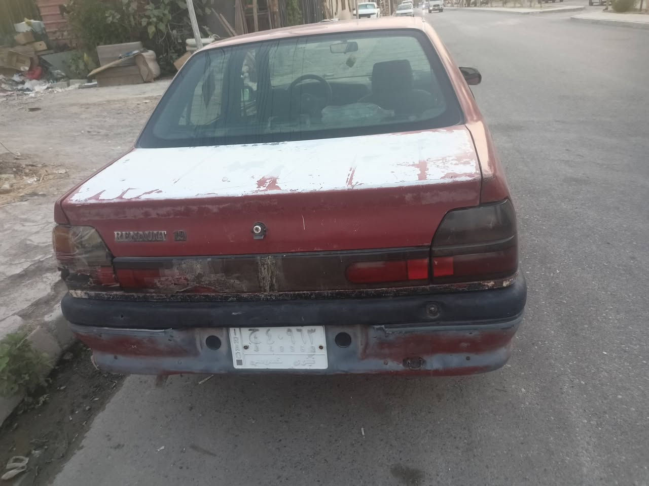 رينو حجم 19موديل 92رقم الماني سعر 14ورقة وبيها مجال شي قليل ستفسار اتصل على الرقام ***********/////***********
