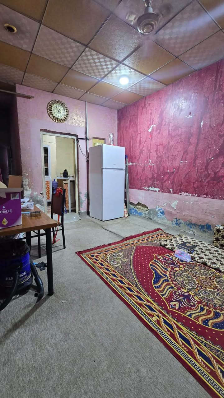 سلام وعليكم. 
توفر. 
دارسكن طابو مالك صرف عرصه تحويل بسم مشتري  المساحة 107متر
 العنوان بصره أبي الخصيب منطقه سوق ابووخصيب

 يتكون بيت من غرفتين ودواني وصاله ومطبخ وصحيات داخليه وخارجيه   سعره مناسب 58مليون 
الاستفسار اتصل***********. سجاد المالكي
