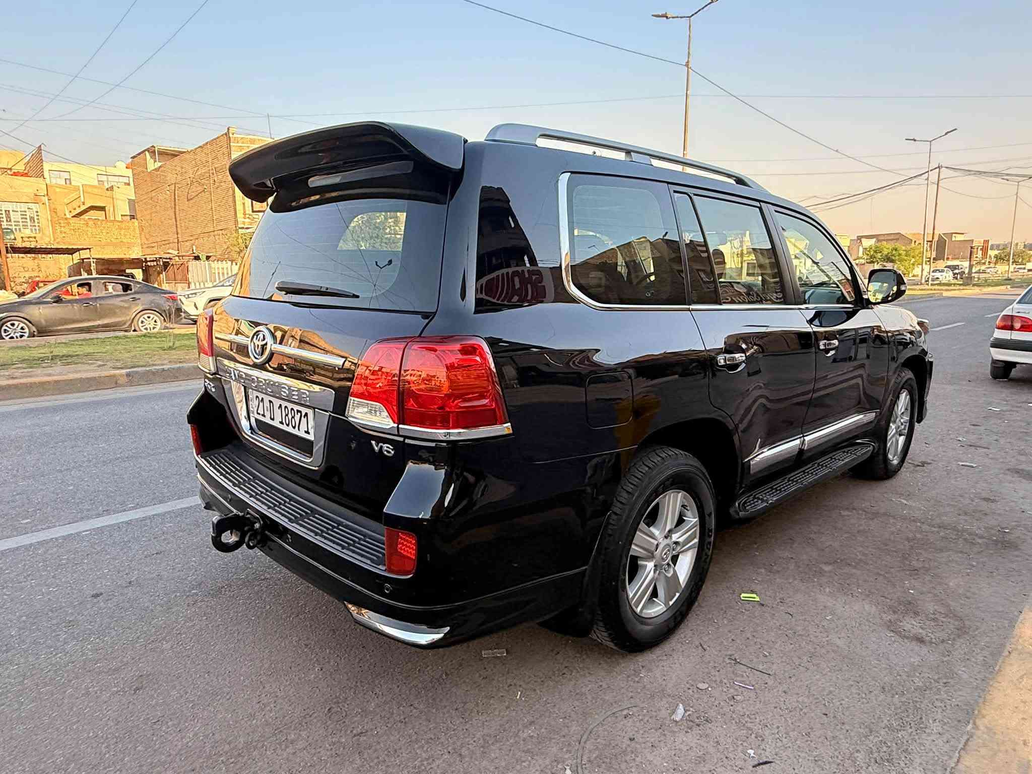 لاندكروز 2012 بريم  V6    GXR
مواصفات فول 1/1

رقم سليمانية بسمي هزه و رقم جديد 

ماشيه 170 km 

مكاني بغداد 

السعر 32.5 بيه مجال للشراي 

الاستفسار:-***********
