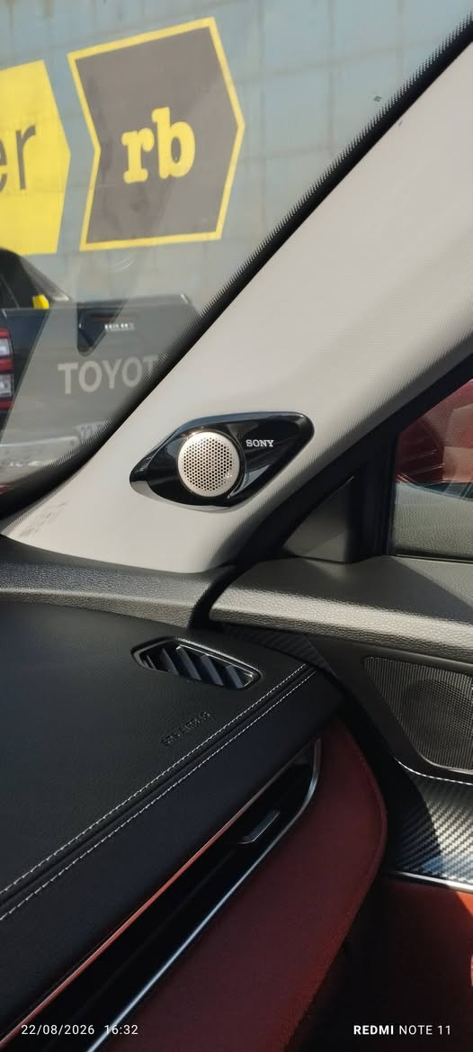 🚗 للبيع بدون امراوس واعتذر مابيع اقساط السعر (28مليون )شيري تيكو 7 برو Plug-in Hybrid (PHEV) 2024 يعني انسة البانزين⛽ أعلى فئة (Full Option) استلام 2026مواصفات خليجية رقم بغداد حرة بأسمي شخصيا مكفولة كفالة عامة شرط السونار خاضعة للضمان 6سنوات او 120 الف وضمان البطارية 8سنوات ماشية 5الاف وقابلة للزيادة اخت الزيرو عنواني بغداد مامتواجد على الفيس الشراي يتصل لاتكتبلي سعر بالتعليقات لن مراح اجاوبك واتساب *********** 
🔹 اللون: أحمر
🔹 الحالة: استخدام شخصي ونظيفة جدًا على وضع الشركة 
المواصفات:
✅ أعلى فئة (Full Option)
✅ نظام Plug-in Hybrid (بنزين + كهرباء) 
✅ محرك 1.5 تيربو مع محرك عدد 2كهربائي
✅ صرفية وقود ممتازة وأداء قوي
✅ فتحة سقف بانورامية
✅ كاميرات540 درجة 3D
✅ حساسات أمامية وخلفية
✅ شاشة وسطية كبيرة + شاشة عدادات رقمية✅ثلاجة وسطية صغيرة ❄️لحفظ المشروبات 
✅ Apple CarPlay وAndroid Auto
✅ تشغيل بصمة ودخول ذكي
✅ تشغيل السيارة عن بُعد
✅ شاحن لاسلكي
✅ مقاعد جلد 
✅ مقاعد كهربائية
✅ مكيف أوتوماتيك ثنائي التحكم لمس شاشتين 
✅ مثبت سرعة ذكي (Adaptive Cruise Control)
✅ المحافظة على المسار
✅ تحذير مغادرة المسار
✅ مراقبة النقطة العمياء
✅ فرملة طوارئ أوتوماتيكية
✅ إضاءة LED كاملة
✅ وسائد هوائية متعددة وأنظمة أمان متكاملة
✅علبة التروس DHT ثلاثة أوضاع رياضي -عادي- اقتصادي✅ الباب الخلفي كهربائي على الحركة شفط
✅ تدفئة مقاعد ونظام N92لتنقية الهواء ✅حجم الاطارات 18مع حساس ضغط ودرجة حرارة الإطارات ✅ قيادة شبه ذاتية والمحافظة عن الخروج عن المسار رادار امامي✅اوامر صوتية ✅ نظام سماعات من سوني عدد8✅المقود رياضي Dجلد✅نظام ترحيب عند الاقتراب من السيارة ✅داش كام نظام DVR تسجيل صوت وصورة واحداثيات الطريق اصلي من الشركة يستقبل لحد رام128كيكا✅ماسحات حساس مطر✅ مساعد نزول منحدرات ✅ABSبريك تراكشن 📝 وبيها بعد مواصفات الها اول مالهاتالي بصمة عدد 2 وكتلوكات والعدد الاسعافات الاولية وكل تفاصيل الشركة بيها والارضيات البيها حالياً قالب اصلي
