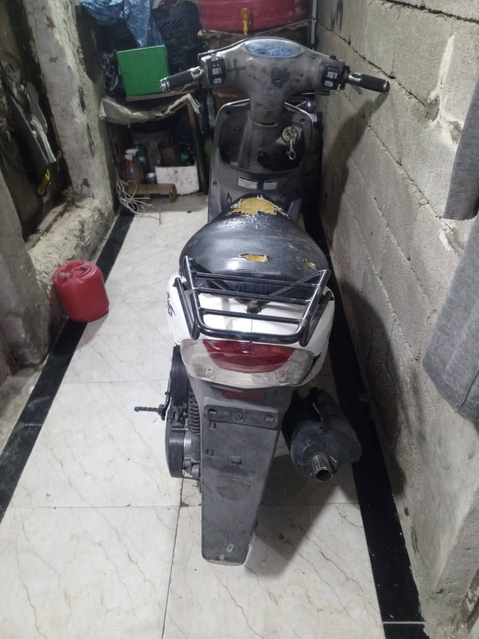 للبيع ماكس قجمه مبدل بيها بس ولفات فقط كلها شغاله سلف هندر كهربائي مكينه ناعمه شلعه وسرعه تمام سعر ٥٠٠العنوان البصره الاصمعي الجديد ***********
