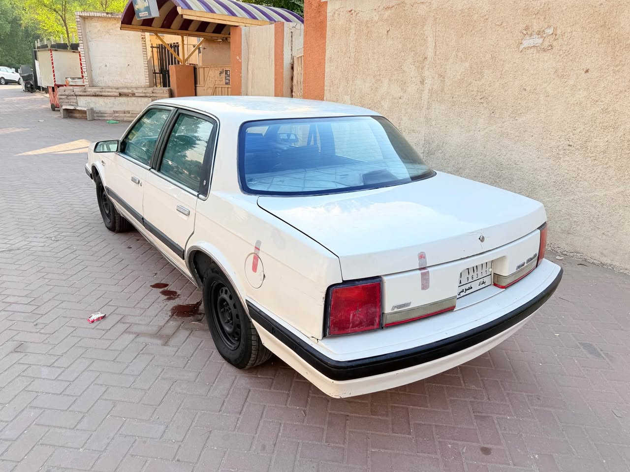 ياالله
السلام عليكم
اولدز موبيل 1990
رقم بغداد تحويل مباشر
منظومه تبريد كامله شديتلها التبريد مالتها ثلج 
حدادية كاملة 
نوزلات + بلكات جديده تايرات جديدة قبل شهرين شديتها 
كير ومحرك بلادي صاروخ 
بين قوسين السيارة جاهزه بدون اي نقص 
مكان السياره بغداد / اعضميه
الرقم / ***********
السعر 37 فقط بغداد, العراق
