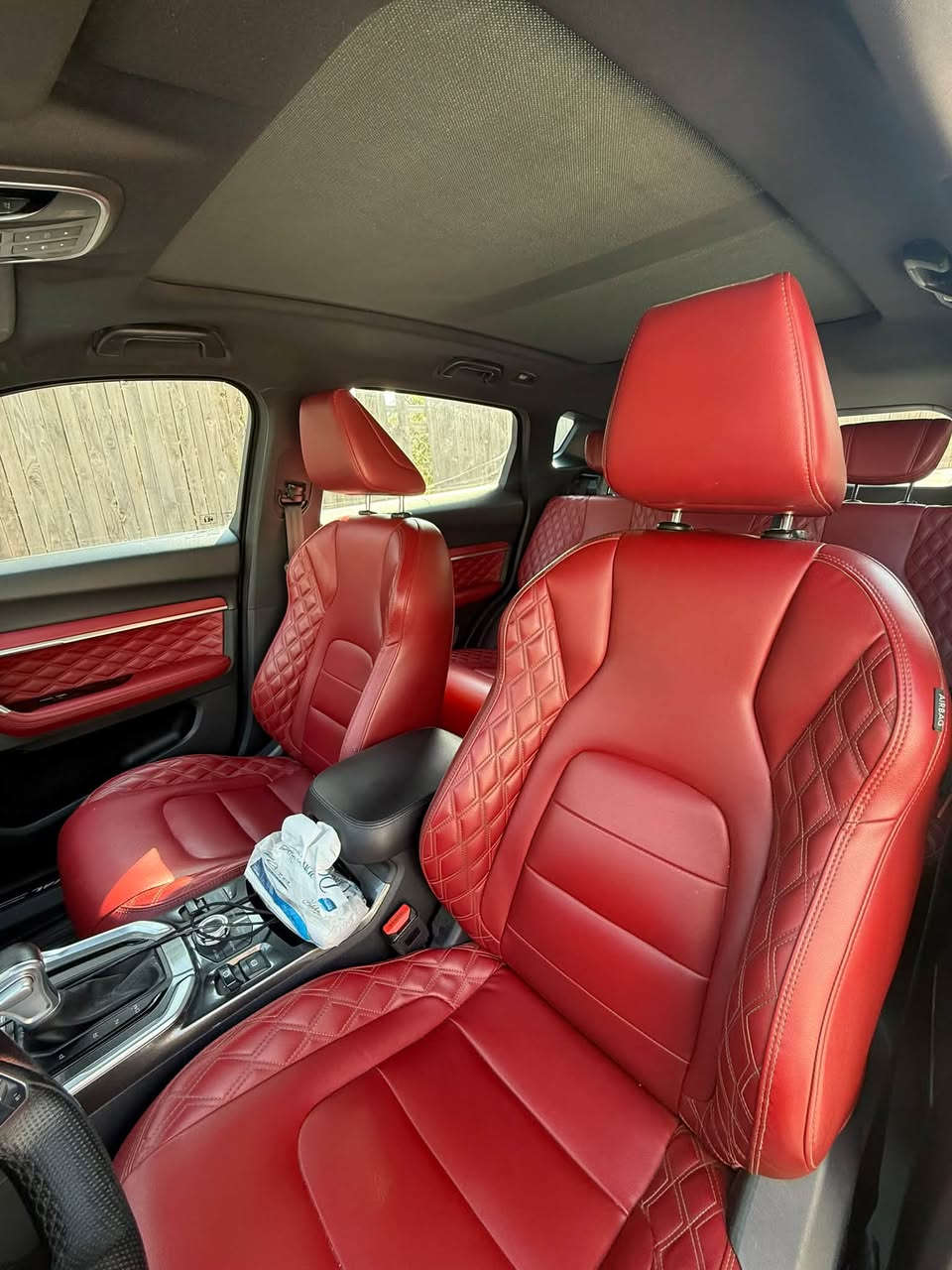 HAVAL H6

الموديل: 2021
نوع الوقود: بنزين

قوة المحرك: 200 kW
اللون الخارجي: أسود
اللون الداخلي :. أحمر 
عدد المقاعد: 5 مقاعد مريحة
 السرعة القصوى: 220 كم/ساعة

الإضافات والمميزات :.
سقف بانوراما .
 كراسي كهربائية بالكامل مع نظام تحكم مريح .
 أنظمة أمان وتثبيت متطورة .
 تبريد وتدفئة مقاعد + ستيرن .
اوتو هولد .
تحديد مسار .

السيارة ماشية 110 الف 
محرك 2.0
نوع المحرك :. GDI
السيارة بيها بارد بسيط على كد نص شبر ( بالدعامية الخلفية ) .
بيها شخوط بسيطة موضحة بالصورة .

السعر :. 13،700$ وبيها مجال 

للاستفسار :. ***********
